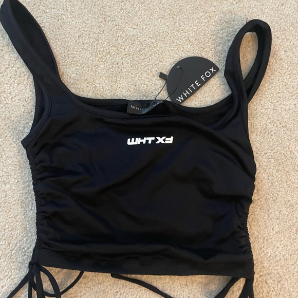 White Fox Boutique Tops - NWT BLACK WHITE FOX BOUTIQUE CROP TOP SIZE XS